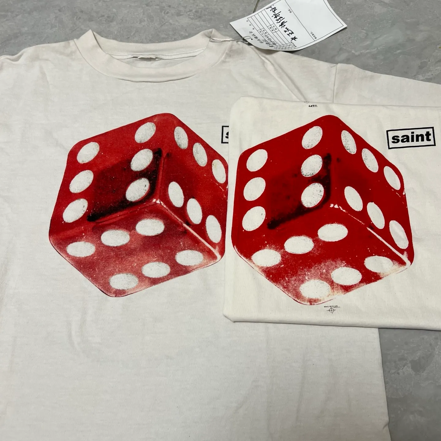 Printing proofing SAINT Mxxxxxx CIRCLE TEE/WHT SAINT dice printed washed short sleeves off-white S-XL cylindrical side seam fabric high weight cylinder woven tee original development highly restored printing VINTAGE black label/wash water label coding correct/tag coding correct Invincible details Top purchasing level
